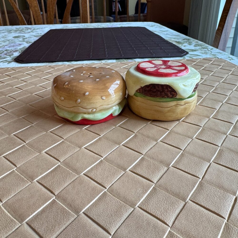 Ceramic 2 Piece Colorful Cheeseburger Salt and Pepper Shaker